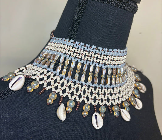 Choker Pearl/Cowrie shell