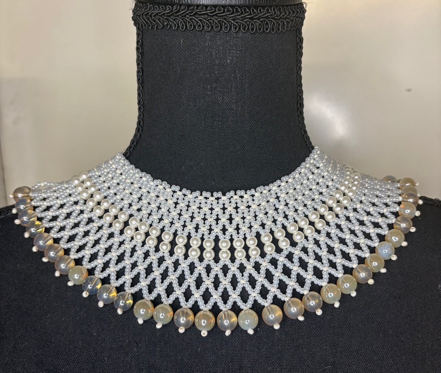 Choker Necklace White/Pearl