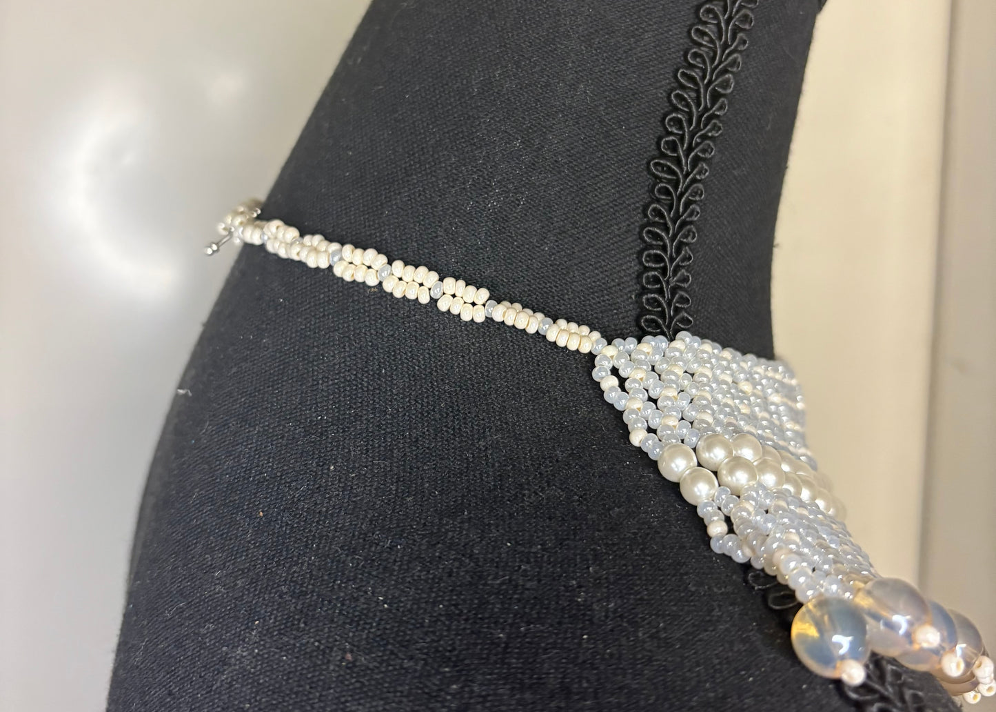 Choker Necklace White/Pearl