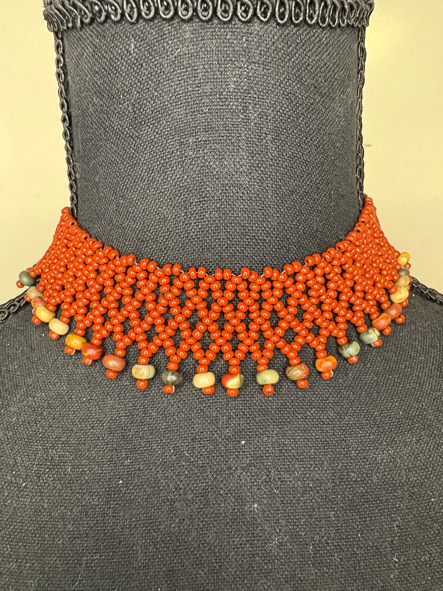 Choker reddish brown