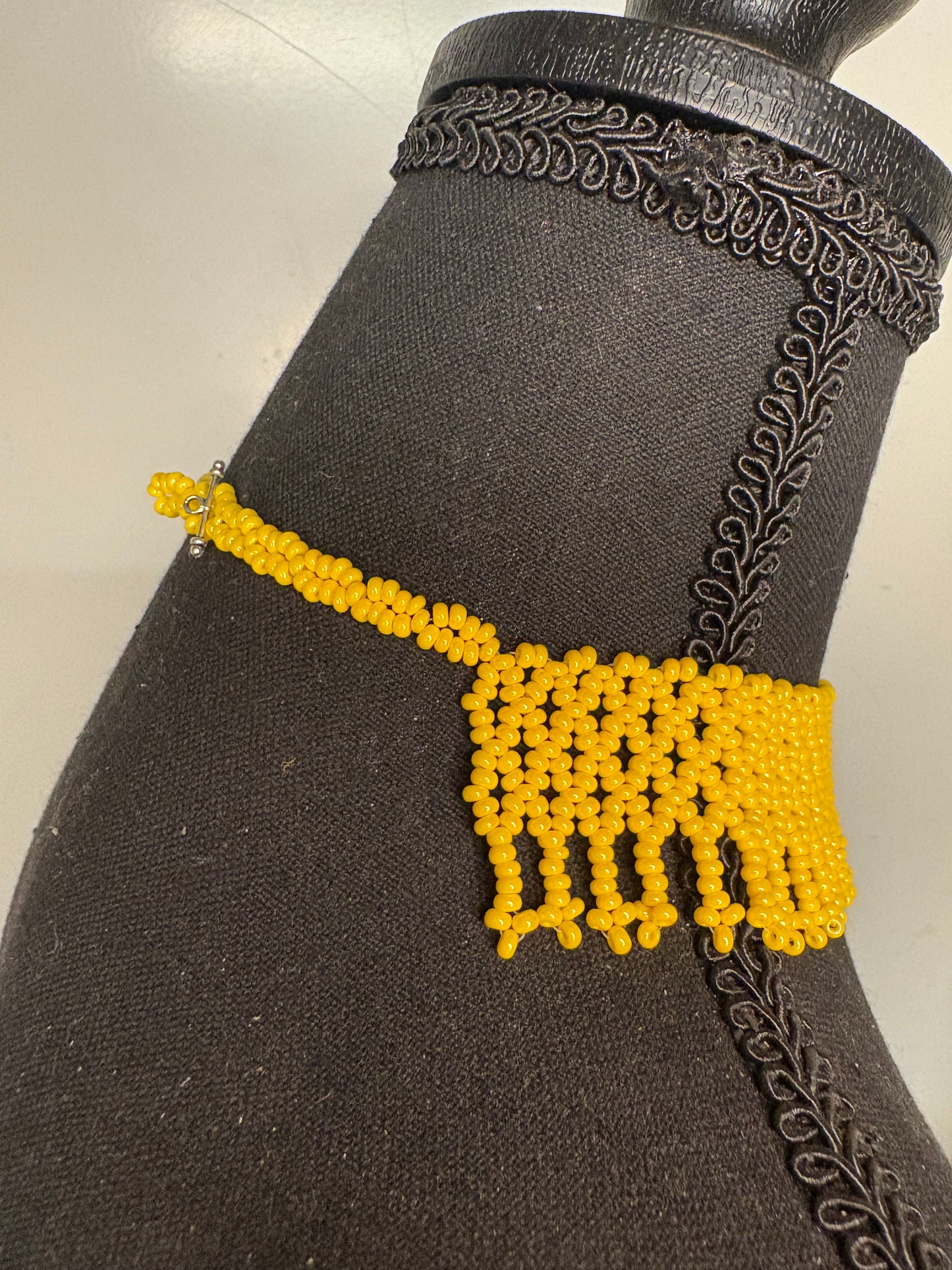 Choker necklace Yellow